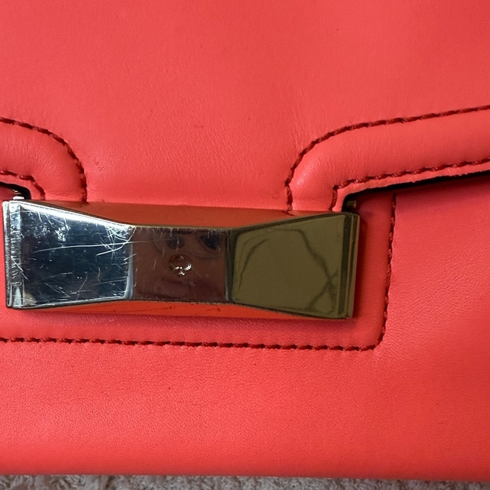 Kate Spade Surprise Coral Scarlett’s Carroll Park Shoulder Bag - Picture 11 of 15